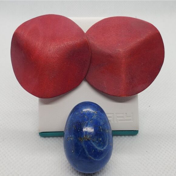 Vintage Red Wooden Earrings - Picture 2 of 3